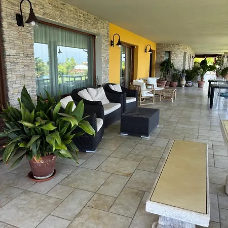 Moen 4*