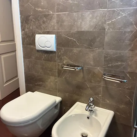 Moen 4*